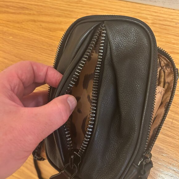 Aimee Kestenberg Tamitha Phone Pouch Crossbody Bag Black Leather VERY GOOD! - Picture 5 of 13